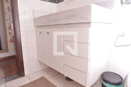 Casa à venda com 176m², 3 quartos e 2 vagasBanheiro 2