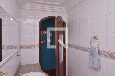 Casa à venda com 176m², 3 quartos e 2 vagasBanheiro 4