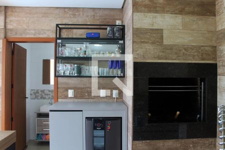 Casa à venda com 256m², 4 quartos e 3 vagas Casa à venda com 256m², 4 quartos e 3 vagasChurrasqueira