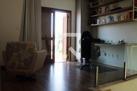 Casa à venda com 256m², 4 quartos e 3 vagas Casa à venda com 256m², 4 quartos e 3 vagasEscritório