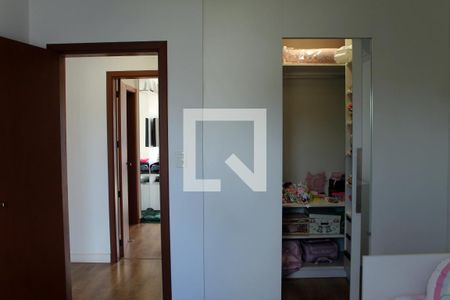 Casa à venda com 256m², 4 quartos e 3 vagas Casa à venda com 256m², 4 quartos e 3 vagasQuarto 2