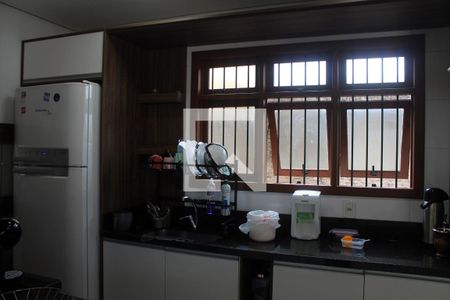 Casa à venda com 256m², 4 quartos e 3 vagas Casa à venda com 256m², 4 quartos e 3 vagasCozinha