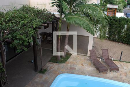 Casa à venda com 256m², 4 quartos e 3 vagas Casa à venda com 256m², 4 quartos e 3 vagasPiscina