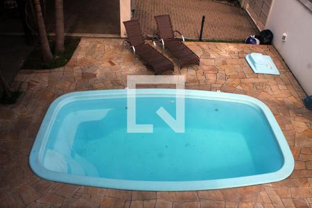 Casa à venda com 256m², 4 quartos e 3 vagas Casa à venda com 256m², 4 quartos e 3 vagasPiscina