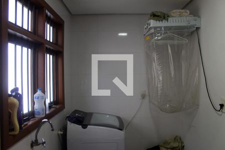 Casa à venda com 256m², 4 quartos e 3 vagas Casa à venda com 256m², 4 quartos e 3 vagasÁrea de Serviço