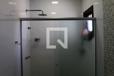 Casa à venda com 256m², 4 quartos e 3 vagas Casa à venda com 256m², 4 quartos e 3 vagasBanheiro 2