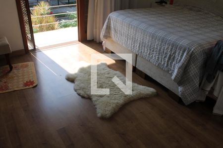 Casa à venda com 256m², 4 quartos e 3 vagas Casa à venda com 256m², 4 quartos e 3 vagasQuarto 1