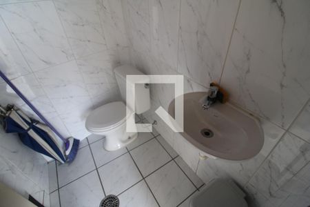 Casa à venda com 198m², 3 quartos e 2 vagasÁrea de Serviço - Banheiro 2