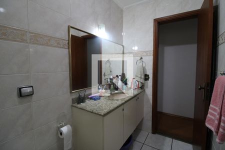 Casa à venda com 198m², 3 quartos e 2 vagasBanheiro 2