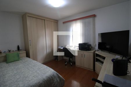 Casa à venda com 198m², 3 quartos e 2 vagasQuarto 3