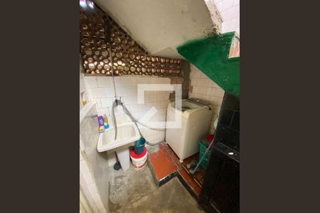 Casa à venda com 96m², 5 quartos e 1 vagaÁrea de Serviço