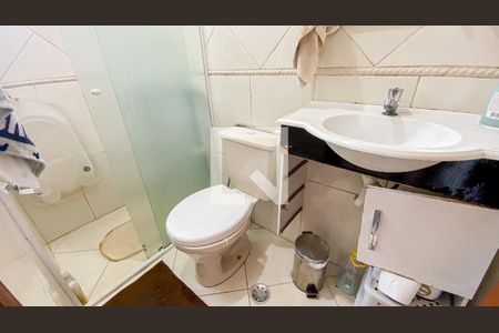 Apartamento à venda com 96m², 2 quartos e 1 vaga Apartamento à venda com 96m², 2 quartos e 1 vagaBanheiro da Suíte