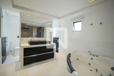 Apartamento à venda com 325m², 3 quartos e 5 vagas Apartamento à venda com 325m², 3 quartos e 5 vagasSuíte