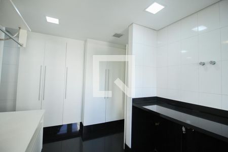 Apartamento à venda com 325m², 3 quartos e 5 vagas Apartamento à venda com 325m², 3 quartos e 5 vagasQuarto 3