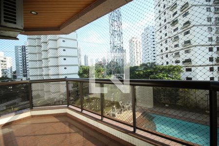 Apartamento à venda com 325m², 3 quartos e 5 vagasVaranda