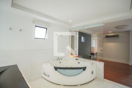 Apartamento à venda com 325m², 3 quartos e 5 vagas Apartamento à venda com 325m², 3 quartos e 5 vagasSuíte