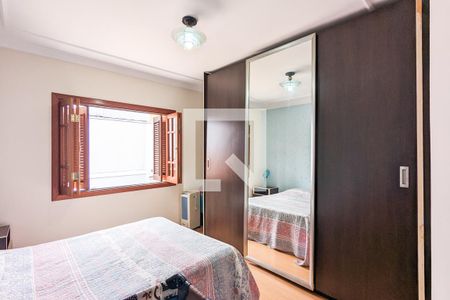 Casa à venda com 347m², 4 quartos e 4 vagas Casa à venda com 347m², 4 quartos e 4 vagasQuarto 2