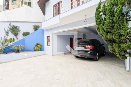 Casa à venda com 347m², 4 quartos e 4 vagas Casa à venda com 347m², 4 quartos e 4 vagasGaragem