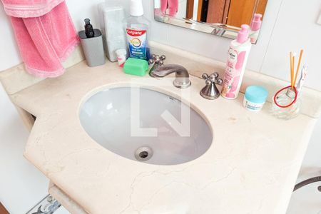 Casa à venda com 347m², 4 quartos e 4 vagas Casa à venda com 347m², 4 quartos e 4 vagasBanheiro da suíte 2