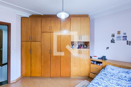 Casa à venda com 347m², 4 quartos e 4 vagas Casa à venda com 347m², 4 quartos e 4 vagasQuarto da suíte 2