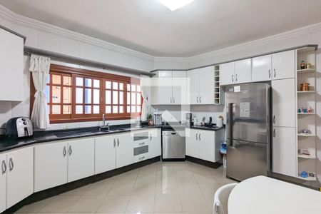 Casa à venda com 347m², 4 quartos e 4 vagas Casa à venda com 347m², 4 quartos e 4 vagasCozinha