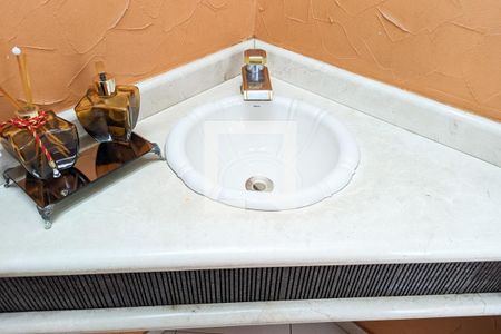 Casa à venda com 347m², 4 quartos e 4 vagas Casa à venda com 347m², 4 quartos e 4 vagasLavabo