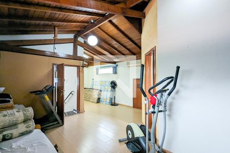 Casa à venda com 347m², 4 quartos e 4 vagas Casa à venda com 347m², 4 quartos e 4 vagasSótão