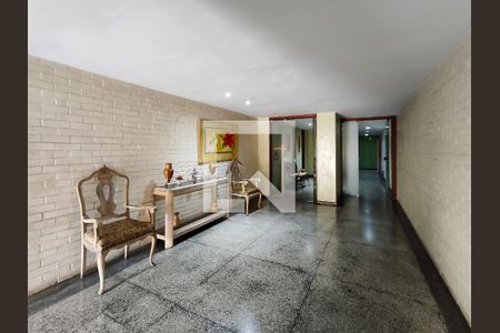 Apartamento à venda com 60m², 2 quartos e 1 vagaFachada e portaria
