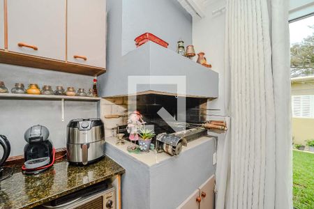 Casa à venda com 280m², 2 quartos e 2 vagas Casa à venda com 280m², 2 quartos e 2 vagasChurrasqueira