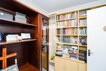 Casa à venda com 280m², 2 quartos e 2 vagas Casa à venda com 280m², 2 quartos e 2 vagasEscritório