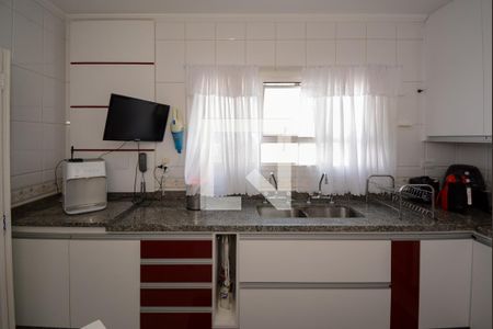 Apartamento à venda com 156m², 3 quartos e 2 vagas Apartamento à venda com 156m², 3 quartos e 2 vagasCozinha - Armários
