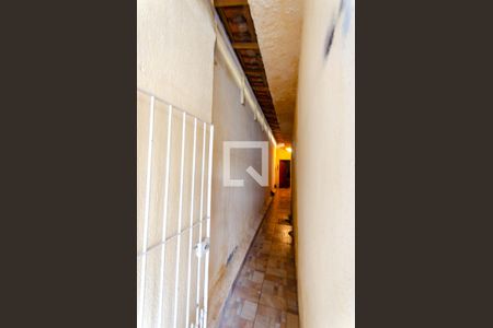 Casa à venda com 250m², 4 quartos e 1 vaga Casa à venda com 250m², 4 quartos e 1 vagaCorredor