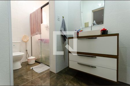 Casa à venda com 250m², 4 quartos e 1 vaga Casa à venda com 250m², 4 quartos e 1 vagaBanheiro da Suíte da casa 1
