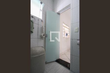 Casa à venda com 180m², 3 quartos e 5 vagas Casa à venda com 180m², 3 quartos e 5 vagasBanheiro Social - Casa 1