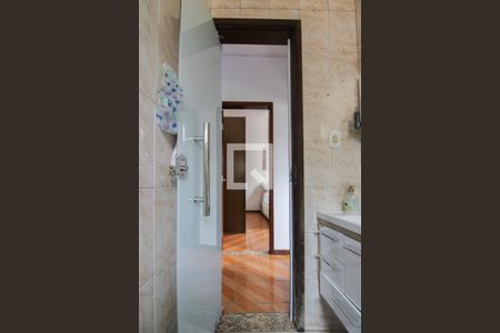 Casa à venda com 180m², 3 quartos e 5 vagas Casa à venda com 180m², 3 quartos e 5 vagasCasa 2 - Banheiro Social