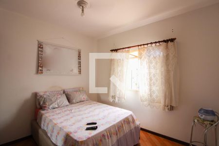 Casa à venda com 180m², 3 quartos e 5 vagas Casa à venda com 180m², 3 quartos e 5 vagasCasa 2 - Quarto 1