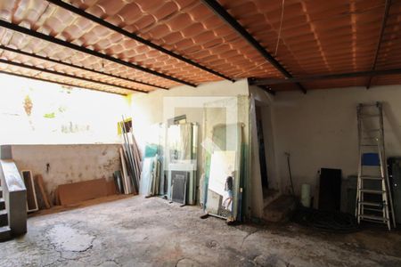 Casa à venda com 180m², 3 quartos e 5 vagas Casa à venda com 180m², 3 quartos e 5 vagasGaragem - Casa 1