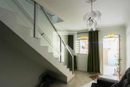 Casa à venda com 180m², 3 quartos e 5 vagas Casa à venda com 180m², 3 quartos e 5 vagasCasa 2 - Sala 1