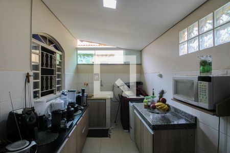 Casa à venda com 180m², 3 quartos e 5 vagas Casa à venda com 180m², 3 quartos e 5 vagasCasa 2 - Área de Serviço
