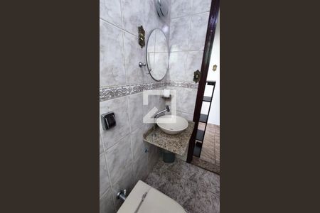 Casa à venda com 259m², 3 quartos e 2 vagas Casa à venda com 259m², 3 quartos e 2 vagasBanheiro 2