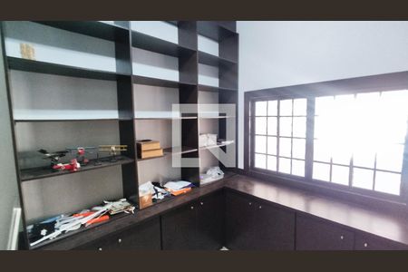 Casa à venda com 259m², 3 quartos e 2 vagas Casa à venda com 259m², 3 quartos e 2 vagasEscritório