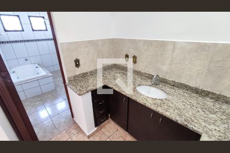 Casa à venda com 259m², 3 quartos e 2 vagas Casa à venda com 259m², 3 quartos e 2 vagasBanheiro do Quarto 1