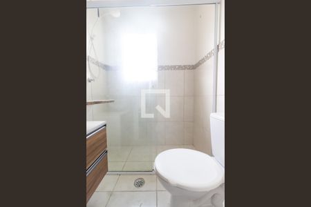 Banheiro de casa para alugar com 1 quarto, 60m² em Vila Continental, São Paulo