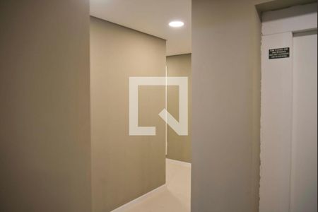 Apartamento à venda com 95m², 3 quartos e 2 vagasCorredor de Acesso