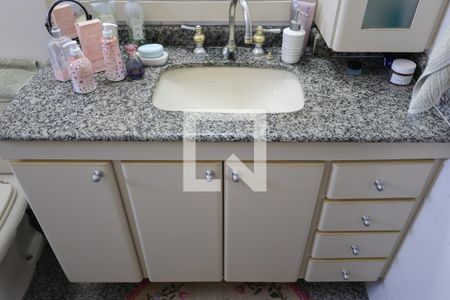 Apartamento à venda com 164m², 4 quartos e 4 vagas Apartamento à venda com 164m², 4 quartos e 4 vagasBanheiro da Suíte 1