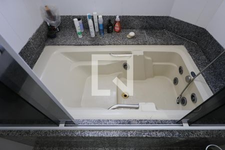 Apartamento à venda com 164m², 4 quartos e 4 vagas Apartamento à venda com 164m², 4 quartos e 4 vagasBanheiro da Suíte 1