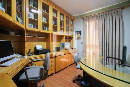 Apartamento à venda com 164m², 4 quartos e 4 vagas Apartamento à venda com 164m², 4 quartos e 4 vagasQuarto 2