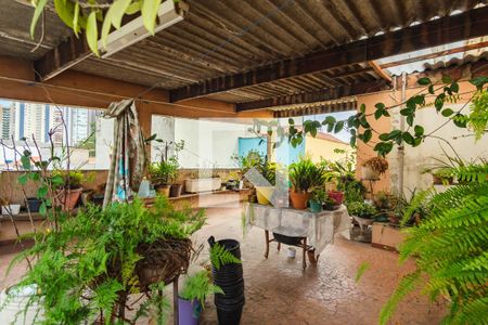 Casa à venda com 210m², 3 quartos e 3 vagas Casa à venda com 210m², 3 quartos e 3 vagasTerraço