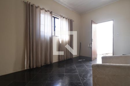 Casa à venda com 220m², 3 quartos e sem vagaSala