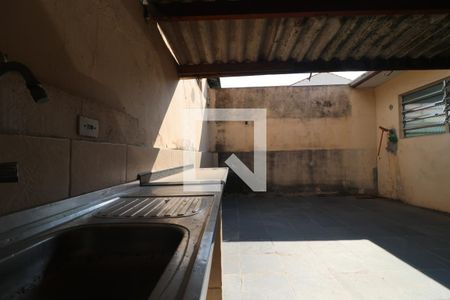 Casa à venda com 220m², 3 quartos e sem vagaQuintal